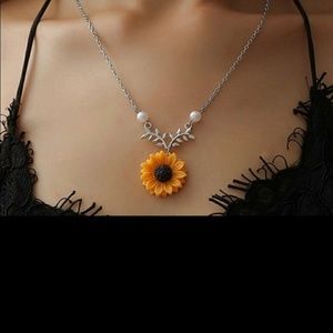 🥀OCEAN DREAMS🥀 silver sunflower trendy necklace